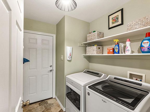 4th image of 120 Pepperbush Ln