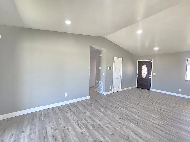 8472 Underwood Ave — Photo 6