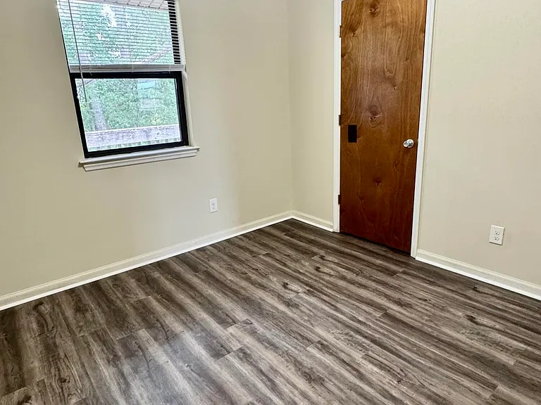 710 Patton Cir #6 — Photo 6