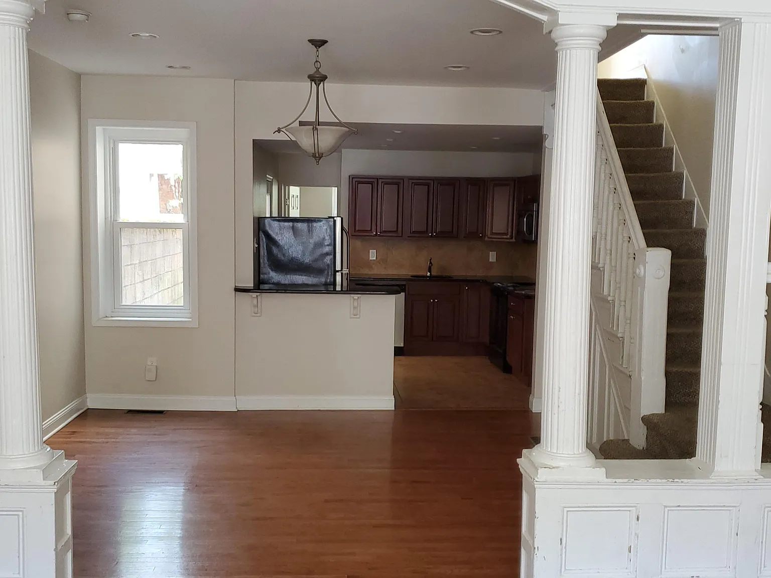 3 bed, 1400 sqft, $1,950 — Photo 3