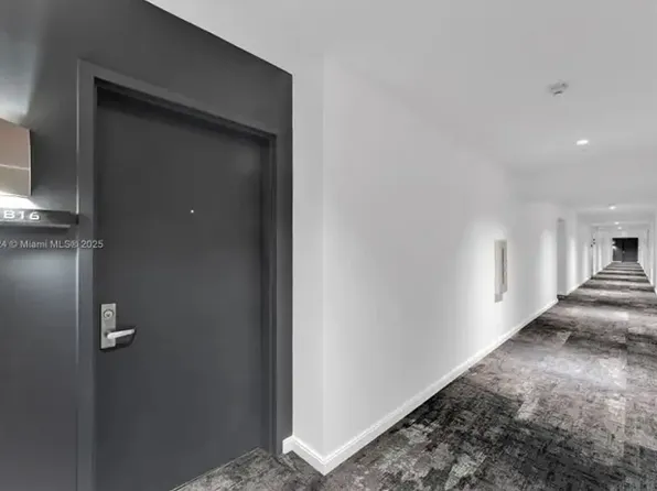 325 Biscayne Blvd #2816, Miami, FL 33130