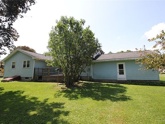 3rd image of 90 Eaton St