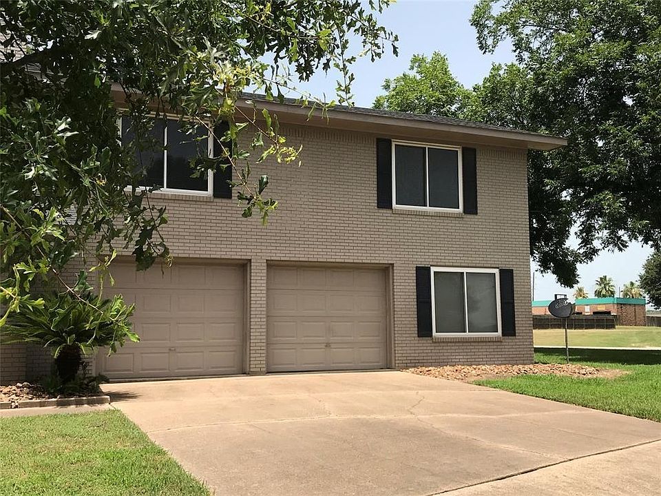1st image of 1442 Circle Dr Unit B
