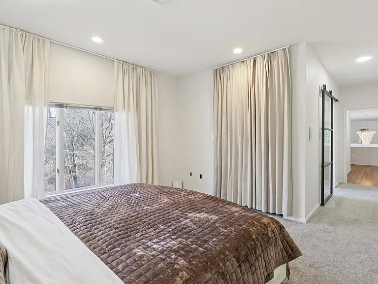 Guest room 2 - nice suite feel