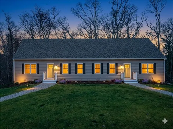 35-37 Glendale Ave, Tiverton, RI 02878