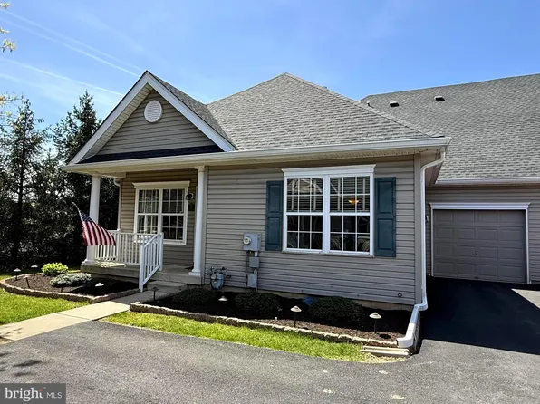 19 Freedom Ln, Bensalem, PA 19020