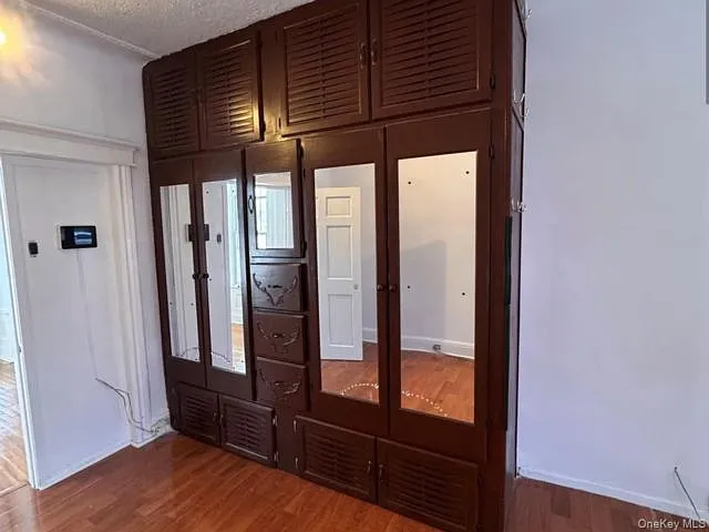 2 bed, 1.0 bath, 1224 sqft, $2,600 — Photo 3