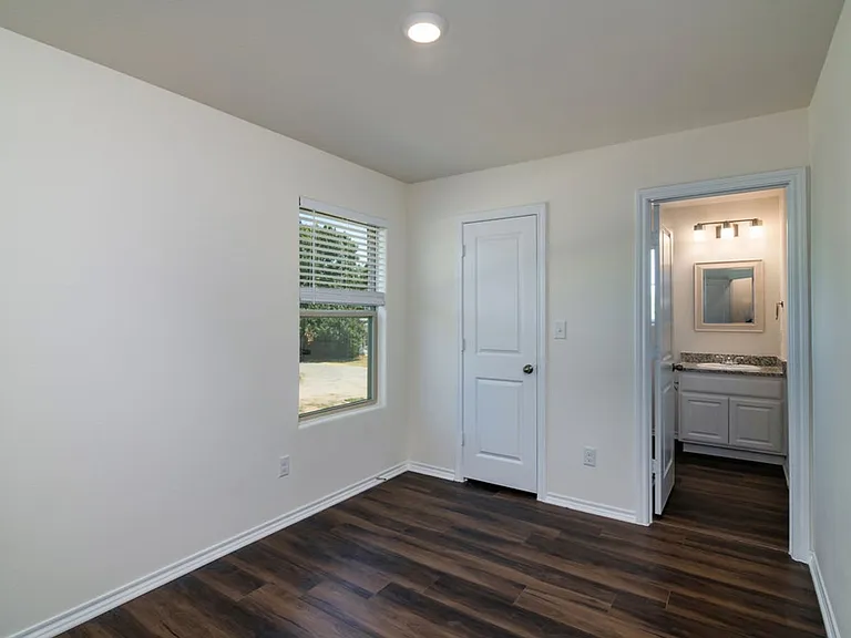 201 S May St #2 — Photo 12