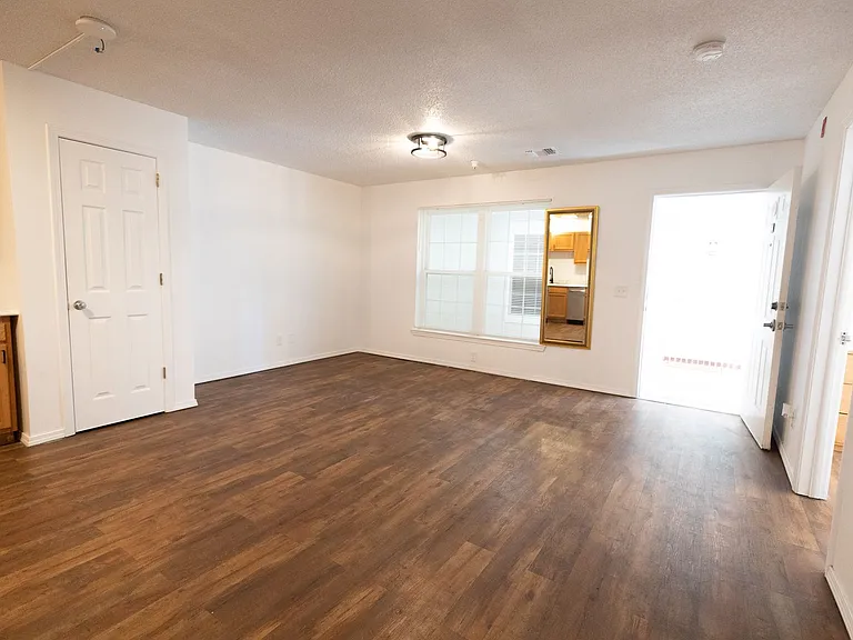 12220 Apache Avenue — Photo 23