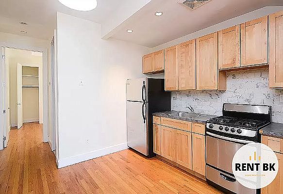 1st image of 654 Park Pl #22RF