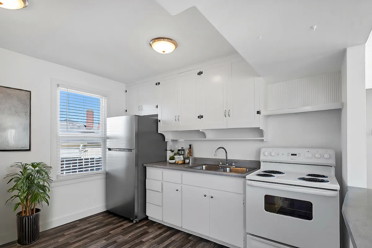 Building Photo - Lincoln Heights