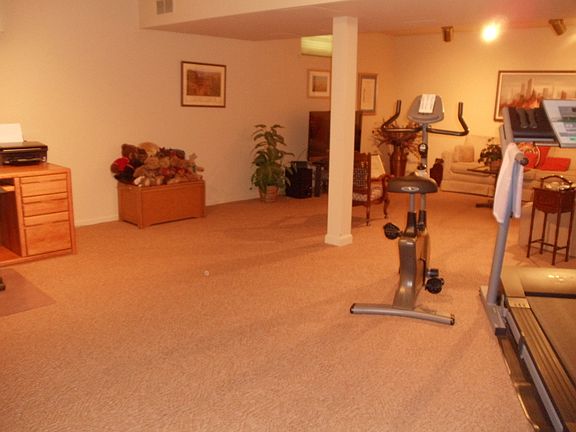 2nd image of 20 Peach Hill Ct