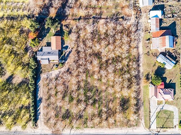 4th image of 10313 Yosemite Blvd