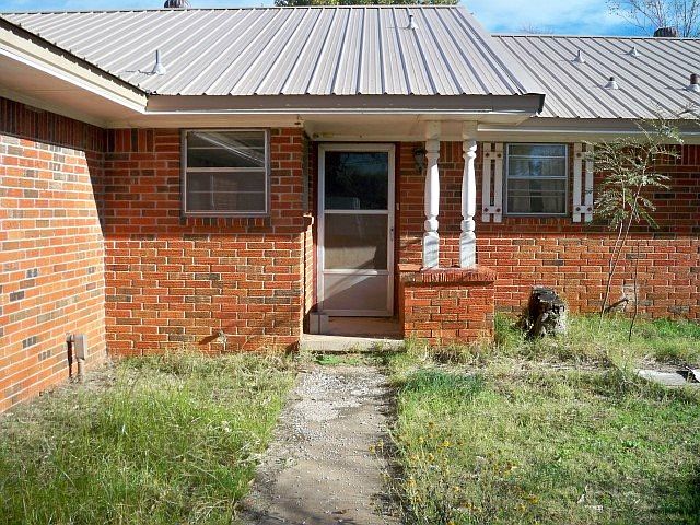 1st image of 4469 County Street 2850