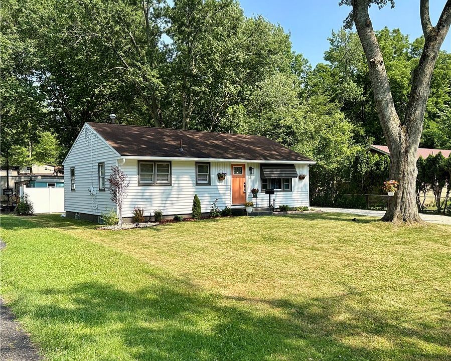 1st image of 320 Elizabeth Ave SW