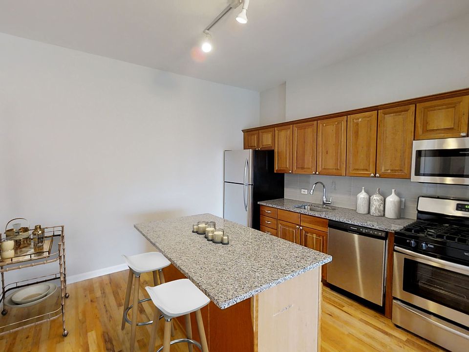 1st image of 2010 W Pierce Ave #306