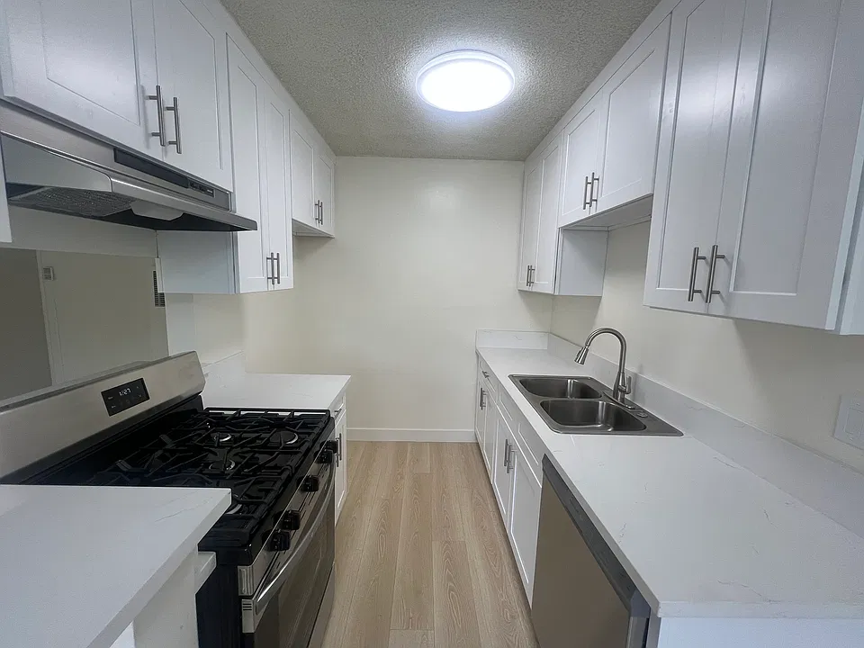1031 Elm Ave #6