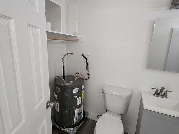 5th image of 119 W New York Ave APT 3