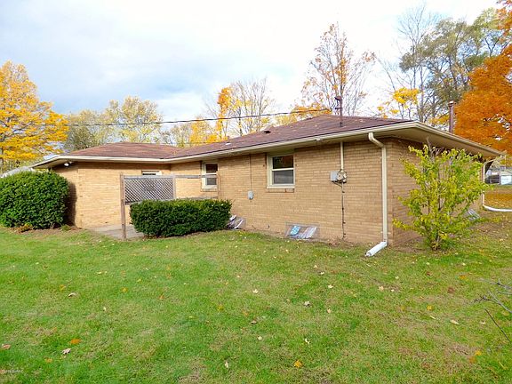 3rd image of 212 Clardelle Ave