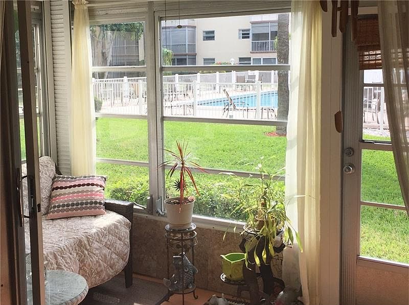 1st image of 700 SE 6th Ave APT 102