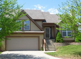 15724 S Locust St, Olathe, KS 66062