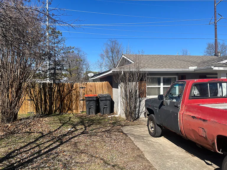 3006 Scott Ln — Photo 2