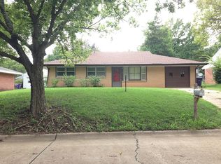 1525 Pipher Ln, Manhattan, KS 66502