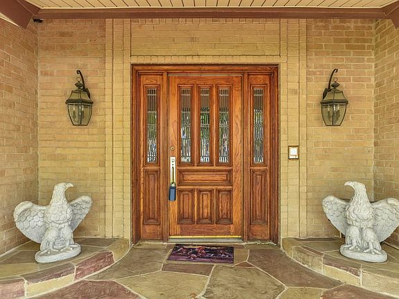 4th image of 3504 Meadowlark Ln