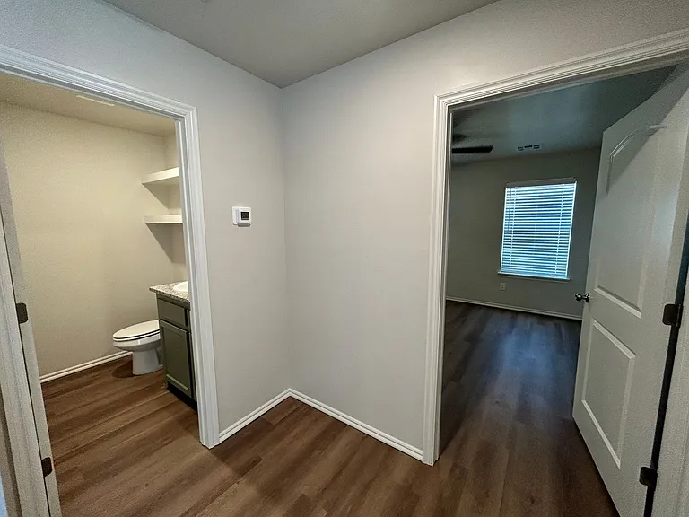 10805 NW 119th Pl — Photo 13