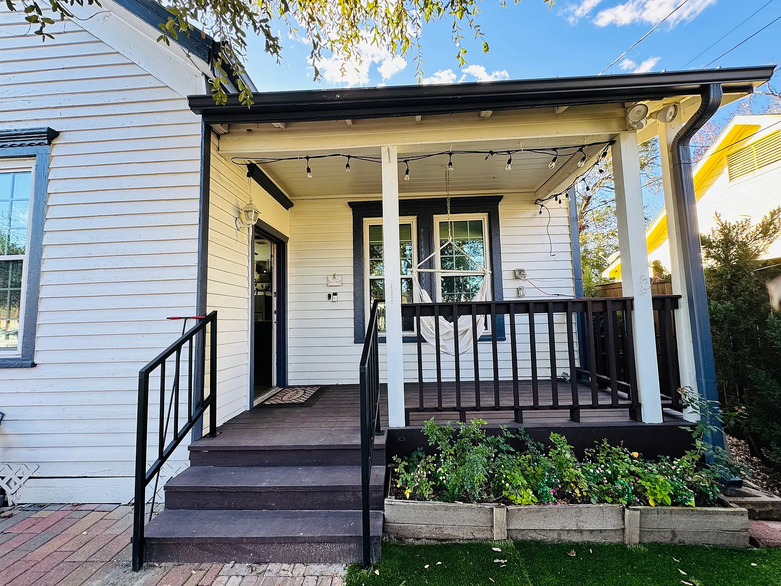 3913 Moore St — Photo 3