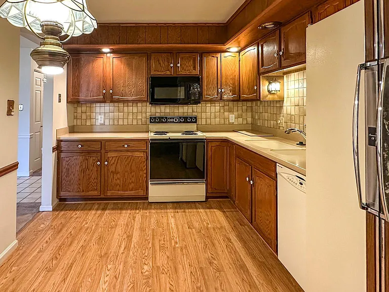 109 Valley Greene Cir — Photo 10