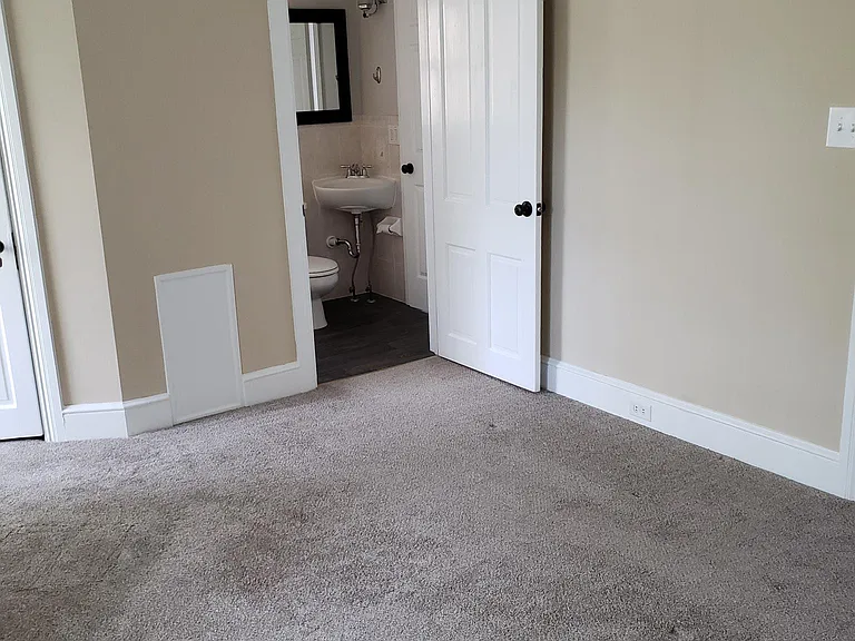 645 W Chestnut St #2 — Photo 12