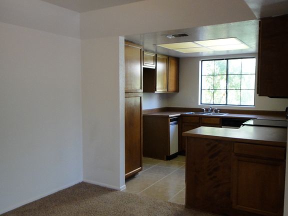 4th image of 925 N College Avenue #115