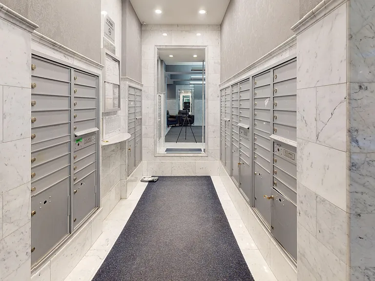 305 W 13th St #5L — Photo 13