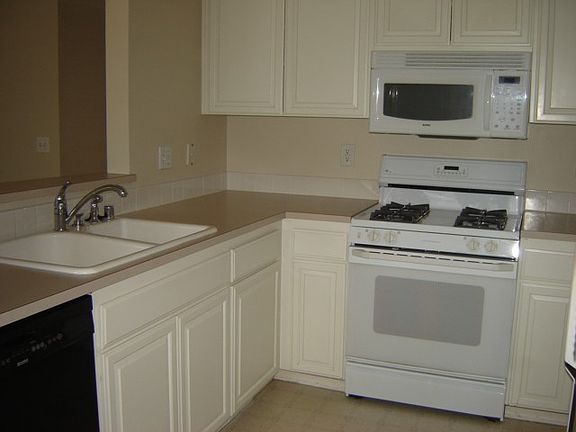 2nd image of 862 2nd Ave NW #862