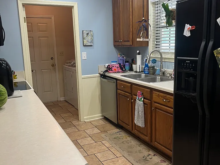 103 Cherokee Dr — Photo 3
