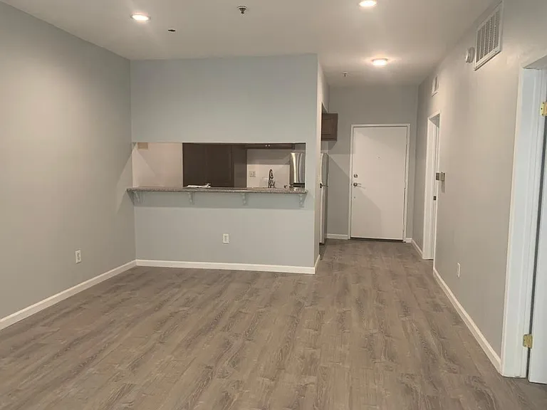 125.5 N Doheny Dr #101 — Photo 2
