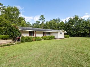 83 Elks Lake Rd, Hattiesburg, MS 39401