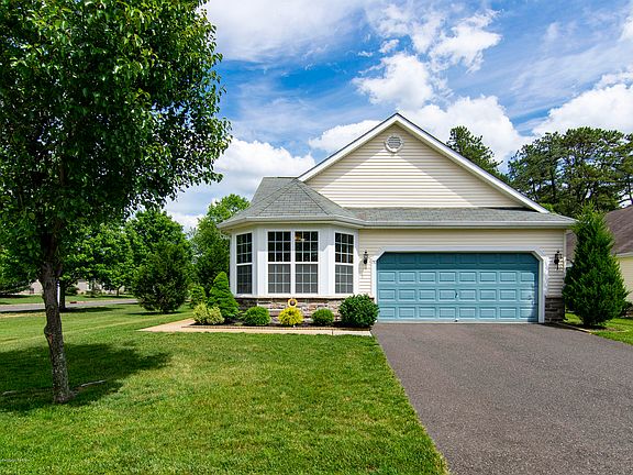 2nd image of 710 Hollybrook Ln