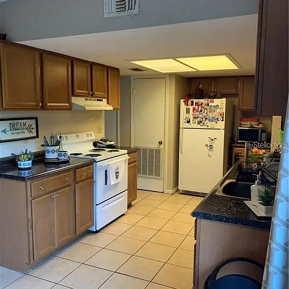 913 Buck Ct — Photo 7