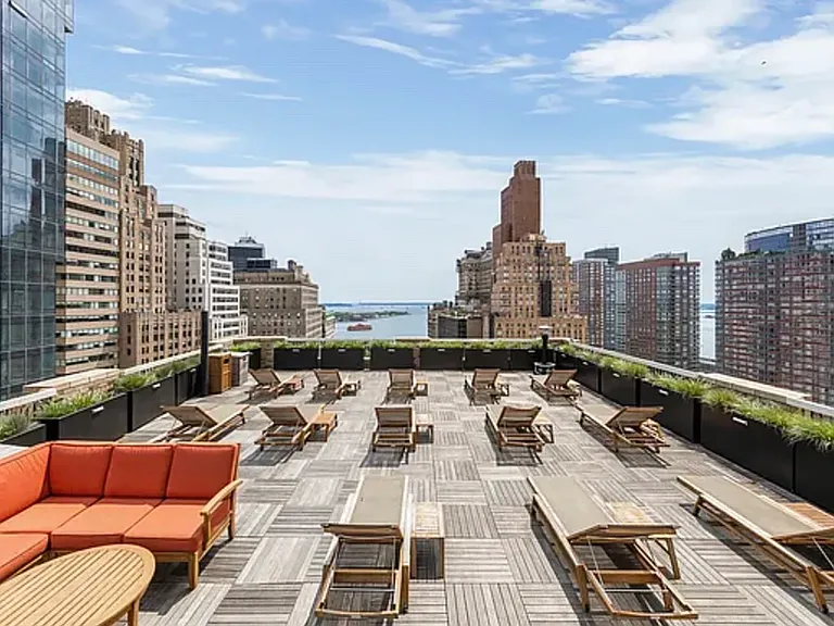 88 Greenwich St #1110 — Photo 16