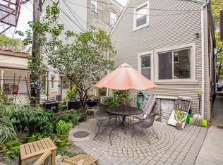 2022 W Shakespeare Ave APT 1F, Chicago, IL 60647