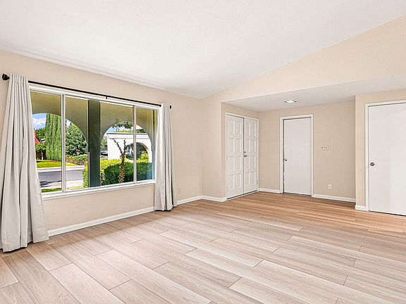 4th image of 6741 Altiplano Way