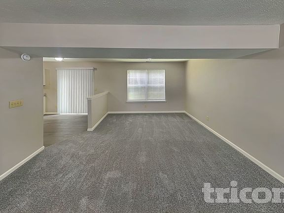 3rd image of 8420 Country Club Blvd