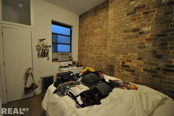 Rented by REAL New York | media 34