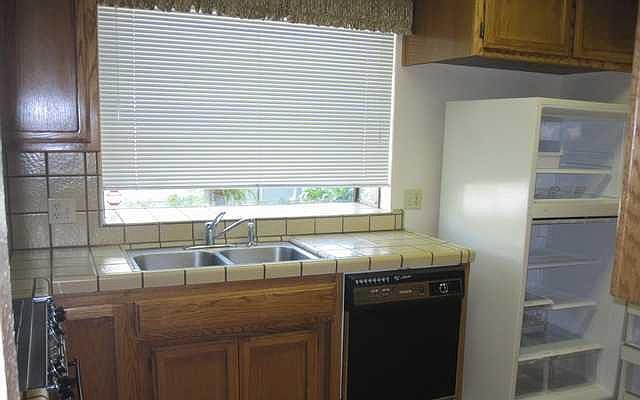 2nd image of 281 Leveland Ln