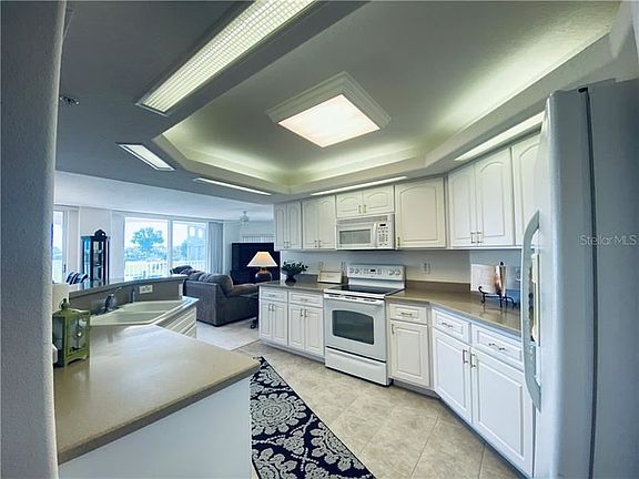 5th image of 8903 Laguna Ln Unit 201