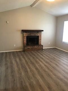 3rd image of 909 Dawes Rd
