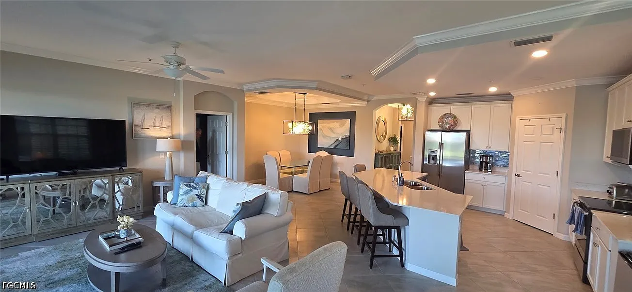 3 bed, 2.0 bath, 1722 sqft, $7,300 — Photo 1