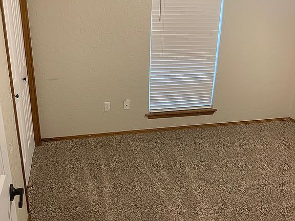 5th image of 6816 NW Willow Creek Dr